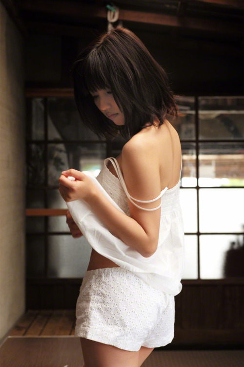 nisseboxx:  Erina Mano - Wani Books Gravure Channel Vol.130 - April 2015-Week 3 