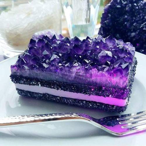 ocfos: gokuma: asexualhero: This is one of the many meals I consume as a dragon. energon cake Cronch