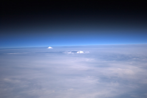 Atmospheric layersAstronaut Thomas Pesquet captured this photo showing the behavior of the tropopaus