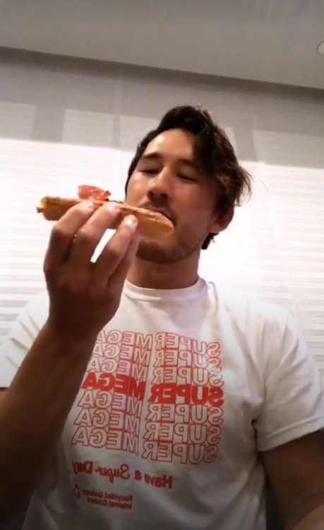 markxsepticxpie:  My dream has come true  Thank you @markiplier for at least trying  IVE ALREADY TRIED ITMANY TIMES BEFORE THISThis is me CONFIRMING that I hate it.