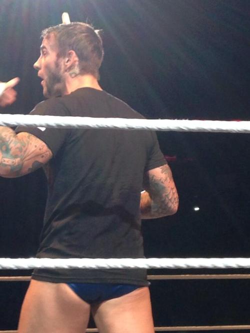 elnegr1:  CM PUNK I LOVE YOU!!!!