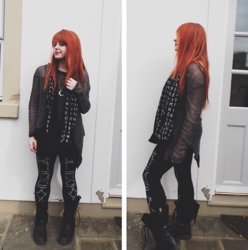 XXX woodbecca:  Belated OOTD. Because look at photo