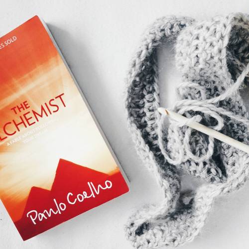 #bookstagram #thealchemist #crochet #paperback
