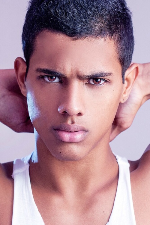 thatjackpot:  the-bulge-project:  Jonas Junio by Johnny Pio  Follow: THATJACKPOT.tumblr.com Follow: Instagram.com/_JACKPOT_ 