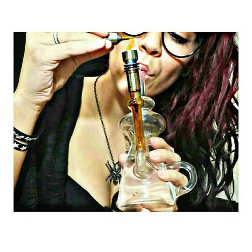 WE LOVE TO DAB THAT CLEAR @angelbby_13 #officialqueen #cannabisqueenz by cannabisqueenz13 http://ift