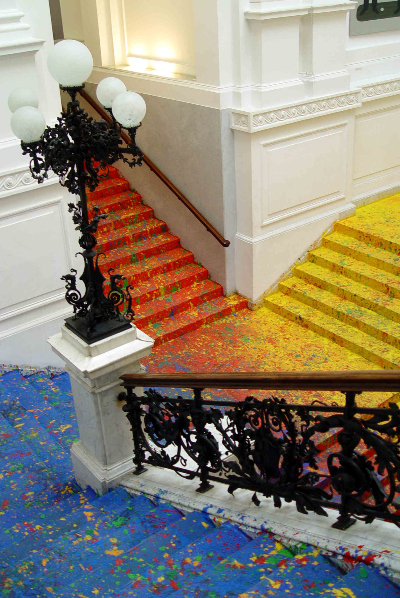 itscolossal:  Artist Leon Tarasewicz Covers the Poland National Gallery’s Great