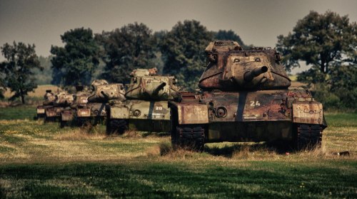 Porn bmashina:    Rusty M47 Patton on the ground photos