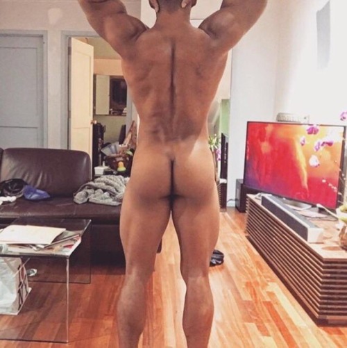 asskingz:  Ass on a Monday evening