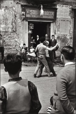 René Burri   Napoli,  Teatro di strada   (1956)