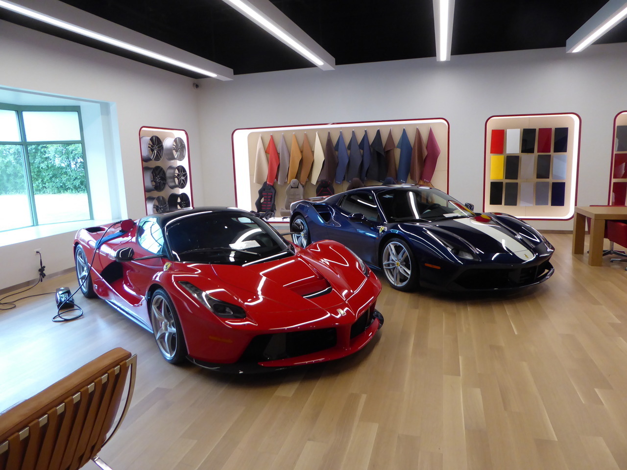 fromcruise-instoconcours:  Weekend highlights #1: a drive out to Lake Forest Ferrari.