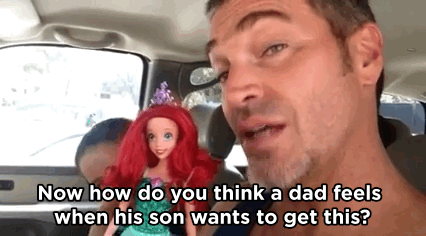 hamburgerboogie:  huffingtonpost:  The Way This Dad Reacted When His Son Chose A