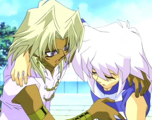 Poor Bakura, He’s been hurt just so Marik can get all buddy buddy with Yugi’s friends. P