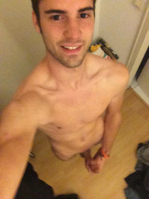  Tom, 21, from Germany   KSU-Frat Guy:  Over 57,000 followers and 42,000 posts. Follow me at: ksufraternitybrother.tumblr.com  