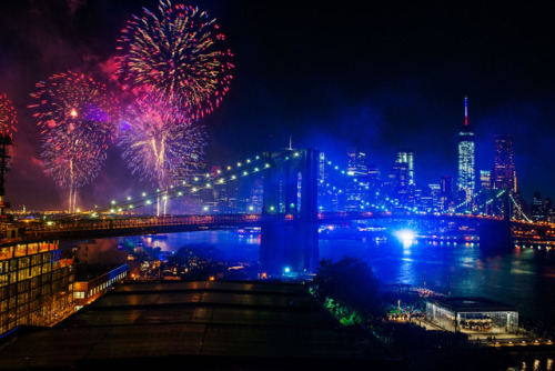 The Macy’s Fourth of July Fireworks Extravaganza returns to the East River this year. For the best v