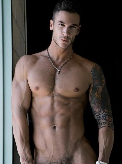 elispiritweaver:  Hot Dudes: http://elispiritweaver.tumblr.com