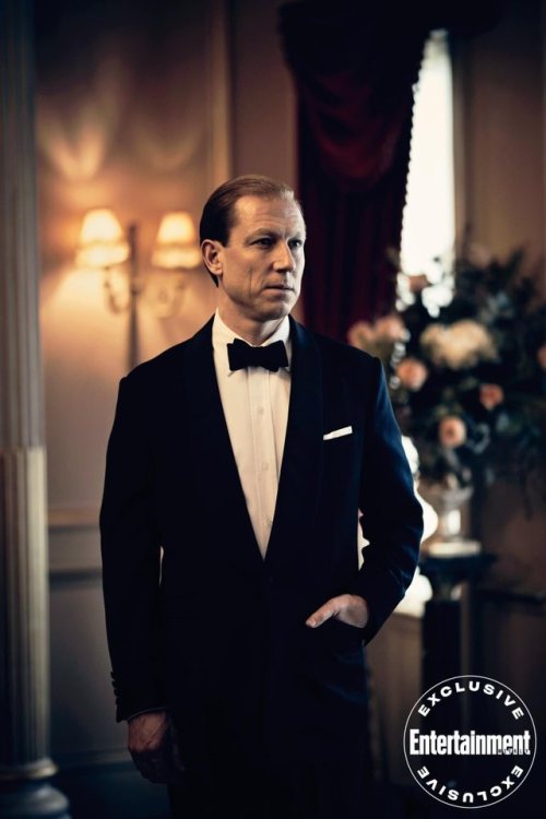 43+ The Crown Season 3 Prince Charles Actor Gif