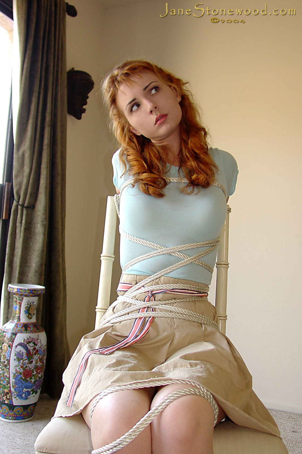 waistknot:  Well whadaya know, i have 1,000 followers A small number relatively i