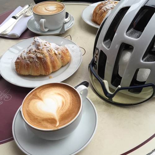 velo-vogue:  Don’t forget to check out our newly designed Banana kits and let us know (either by reb