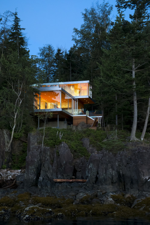 patrickschierer:  Gambier Island House by Mcfarlane Green Biggar. Vancouver 