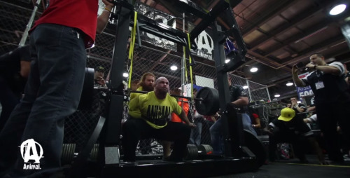 weaponsgradegains:  Sam Byrds no handed squat in the cage.