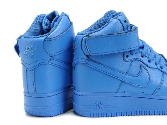 baetology:  baby blue moods // @haitiancreation