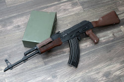 icecreamgundae:  My new East German DDR AKM