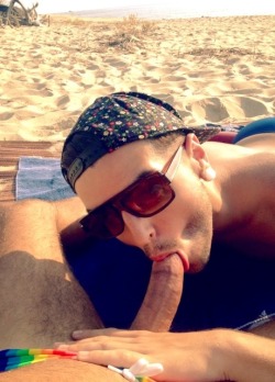 thefagmag: The Dick flashrs: “Me sucking on the beach” 