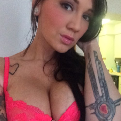 triphecda:  Happy Wednesday ❤️❤️❤️❤️