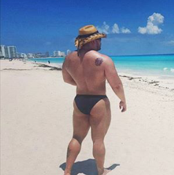adictoalosculones:  André (delicious ass)😲😳😍😈🍑👅🍆💦
