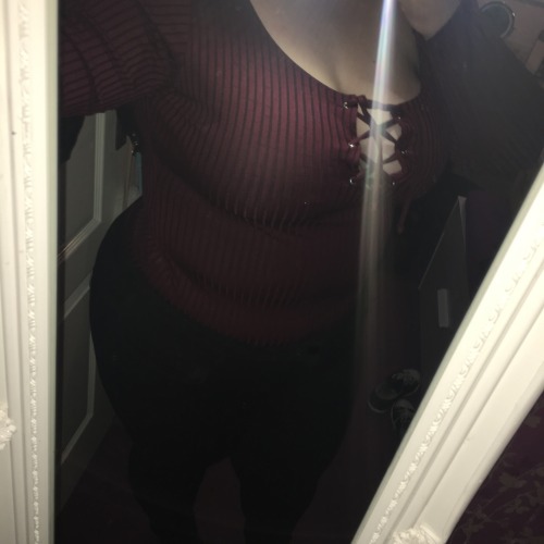 chubby-bunny-baby:  Slightly better photo, way too bloated from all the pizza I ate 😥😥nip piercing peeking through ✨✨