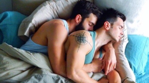 https://gay-is-so-cuuute.tumblr.com/post/128204881116