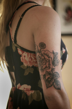 alicecarrier:  Rose and wildflower bouquet. 