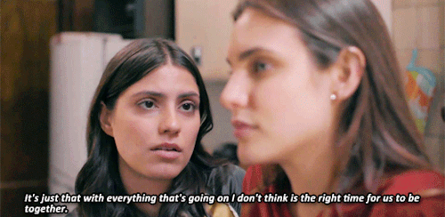 juliantina-reactions:booasaur:Amar a Muerte - 1x68 - translations by @caesirOP: #goshhhh #neither ca