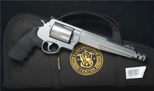 gunrunnerhell:  Smith & Wesson Performance Center 500 A factory tuned and customized version of the infamous S&W 500. A capacity of 5 rounds, this model has 7.5” long barrel, but the 10.5” long barrel is also available. This is somewhat of