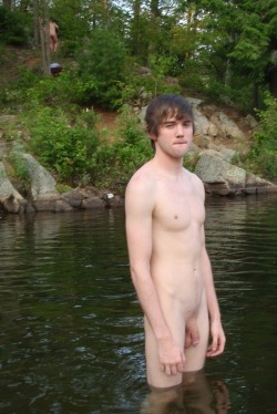 marcus-exposed:    getting naked outdoor