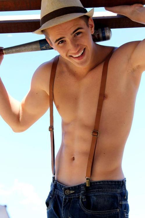 amanthing:  Visit amanthing Hunk Edition Blog