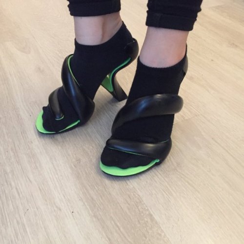 thegolddig:black with green Julian Hakes type shoes(more information, more gold)