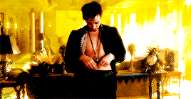 johnrsilver:the umbrella academy; season one episode one ‘‘we only see each other at weddings and fu