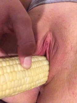 mmm-justfuckme: mmm-justfuckme:  Mmm I do love my vegetables (;  Picking up more veggies to play with tomorrow! What should I should fuck myself with? (; Kik me: mmm.fuckmehard 