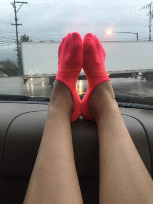 feetoftheworld69:Continuing wife’s socked Feet in the car