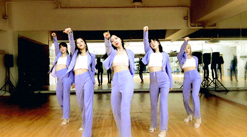 femaleidols:LABOUM – Love Game Dance Practice (Suit Ver.)