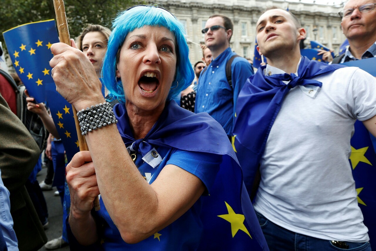 Miles de personas piden en Londres que se retrase el Brexit. La manifestación se produce días antes de que la Cámara de los Comunes debata una petición para solicitar la convocatoria de un segundo referéndum. Reuters
MIRÁ LA FOTOGALERÍA EN HD