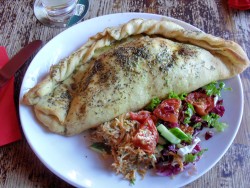 veganpizzafuckyeah:  reblogged from h-vegetable:  Vegan Calzone pizza.Lunch at the Railway hotel.  