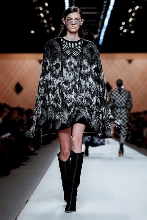 Fendi Fall/Winter 2018 Collection | Milan Fashion Week