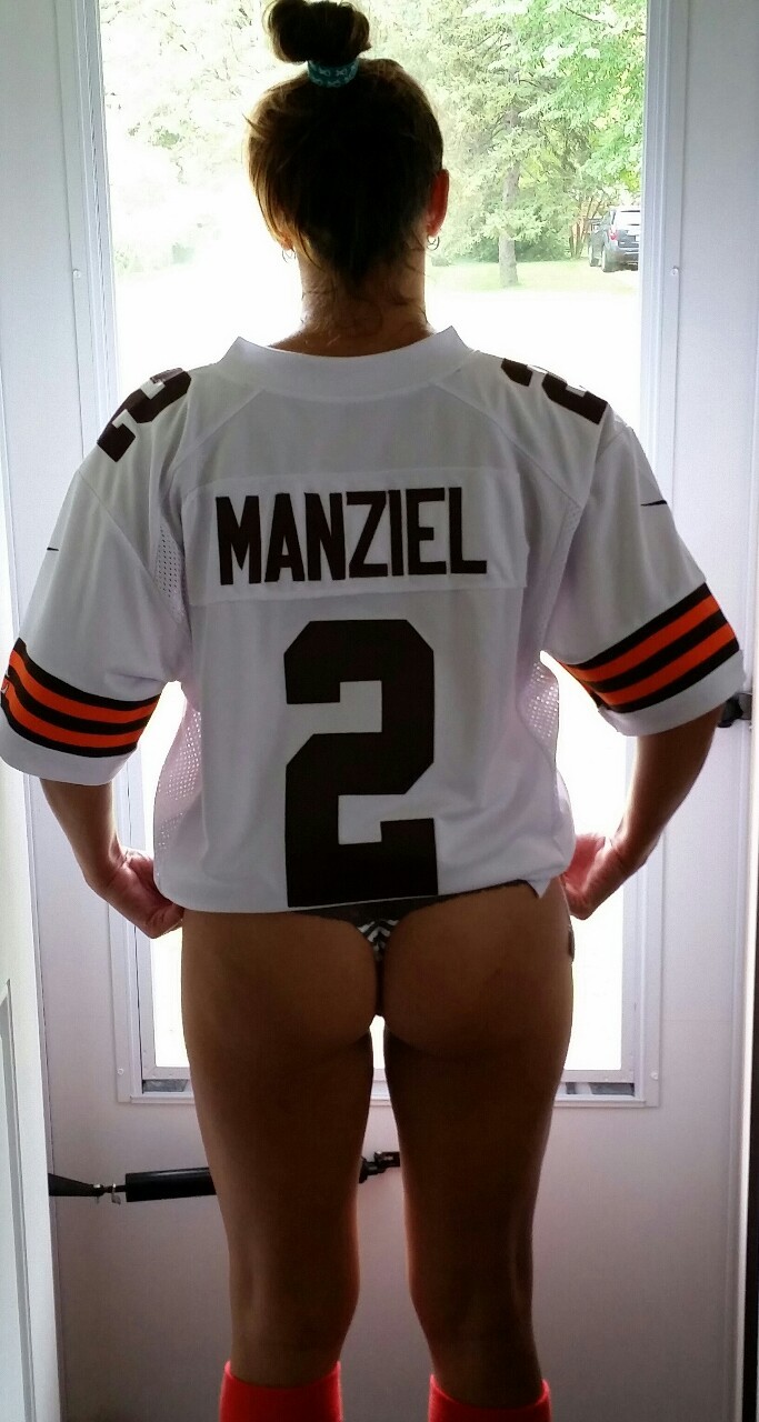 cuckinohio:  Let’s Go Browns :)  Enjoy your naughty Sunday Lovers ;)  Kisses Hotwife