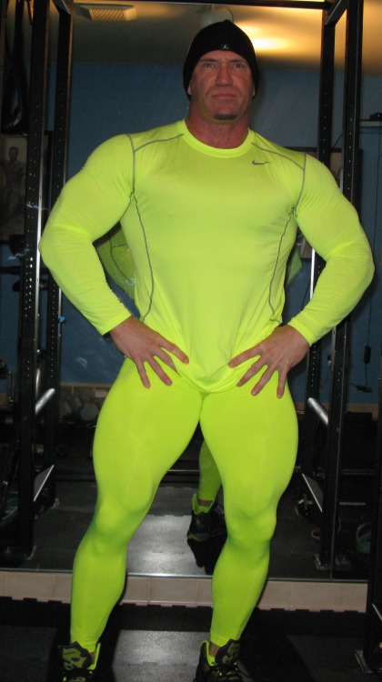 muscle1976:  All new vid now on my FB page “muscleingear”