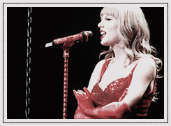 itsbestifwebothstay:Red Tour Performances #4: You Belong With Me