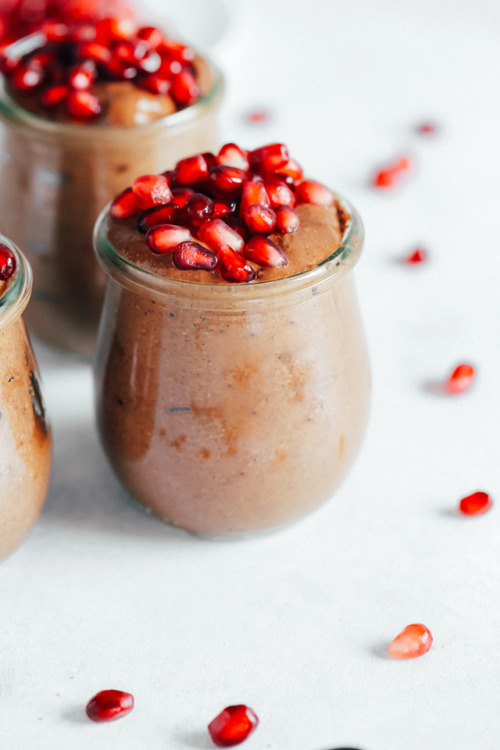 INSTANT CHOCOLATE BANANA CHIA SEED PUDDING