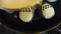 foodgif:  Steamed Totoro Buns [x] 
