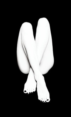 almavio:    Dominic Douieb © • série Opalines Nues, Les ongles noirs-X